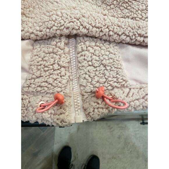 Urban Outfitters Women’s Light Pink Teddy Fleece Jacket Small - Picture 6 of 6